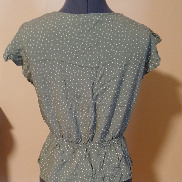 Green Flutter Sleeve Ruffled Blouse with Tie Front - Picture 4 of 4